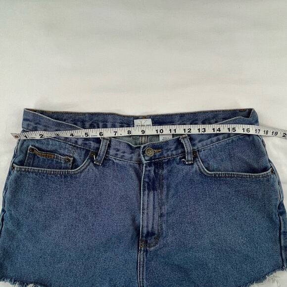 CLAUDIA | Calvin Klein Jeans Size 34 L to XL Cuttoff High Rise Mom Denim Shorts - Picture 3 of 6